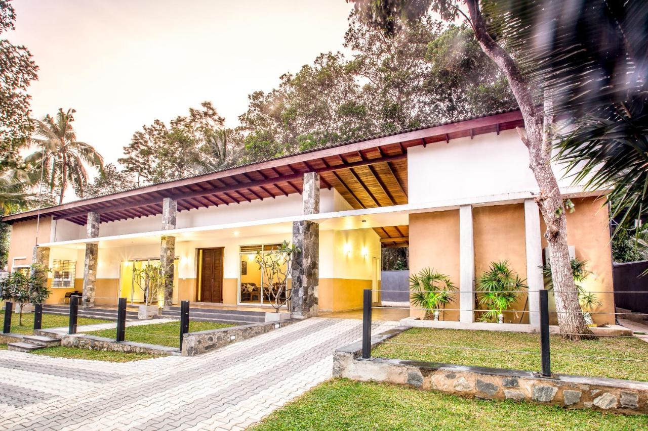 Temple Pond Villa Colombo พิลิยันเดเล ภายนอก รูปภาพ
